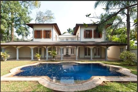 Casa de condomínio à venda com 547m², 4 quartos e 7 vagas