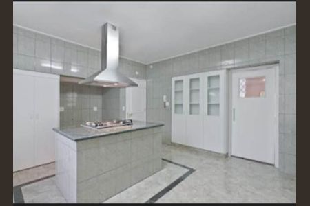 Casa de condomínio à venda com 547m², 4 quartos e 7 vagas