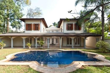 Casa de condomínio à venda com 547m², 4 quartos e 7 vagas