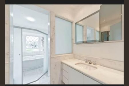 Casa de condomínio à venda com 547m², 4 quartos e 7 vagas