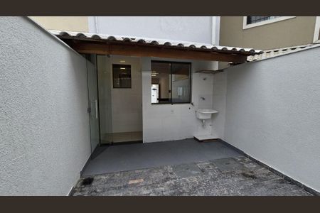 Casa à venda com 115m², 2 quartos e 2 vagas