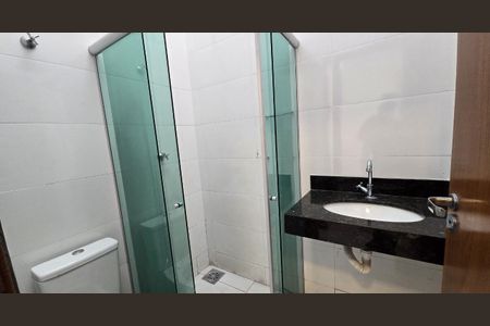 Casa à venda com 115m², 2 quartos e 2 vagas