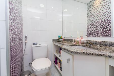 Apartamento à venda com 87m², 3 quartos e 2 vagas Apartamento à venda com 87m², 3 quartos e 2 vagasBanheiro da Suíte