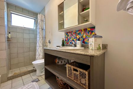 Apartamento à venda com 170m², 3 quartos e 2 vagas Apartamento à venda com 170m², 3 quartos e 2 vagasBanheiro