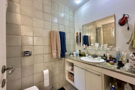 Apartamento à venda com 170m², 3 quartos e 2 vagas Apartamento à venda com 170m², 3 quartos e 2 vagasBanheiro