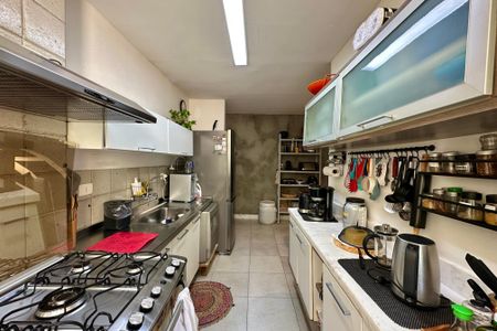 Apartamento à venda com 170m², 3 quartos e 2 vagas Apartamento à venda com 170m², 3 quartos e 2 vagasCozinha