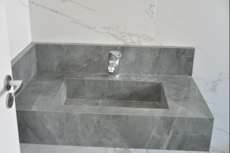 Casa à venda com 155m², 3 quartos e 4 vagasBanheiro da Suíte 2