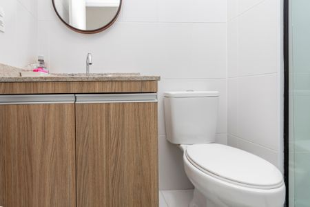 Apartamento à venda com 61m², 2 quartos e 1 vaga Apartamento à venda com 61m², 2 quartos e 1 vagaBanheiro