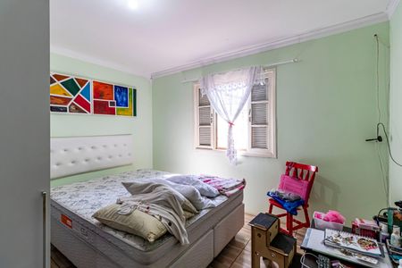 Casa à venda com 250m², 5 quartos e 3 vagas Casa à venda com 250m², 5 quartos e 3 vagasCasa 02 - Quarto