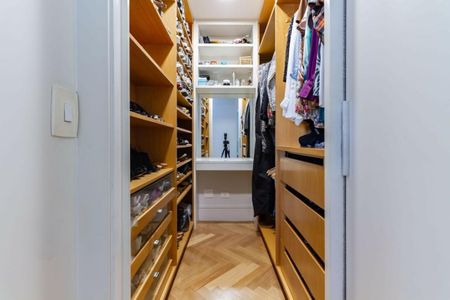 Apartamento à venda com 235m², 4 quartos e 4 vagas