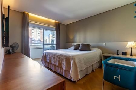 Apartamento à venda com 235m², 4 quartos e 4 vagas