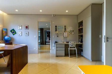 Apartamento à venda com 235m², 4 quartos e 4 vagas