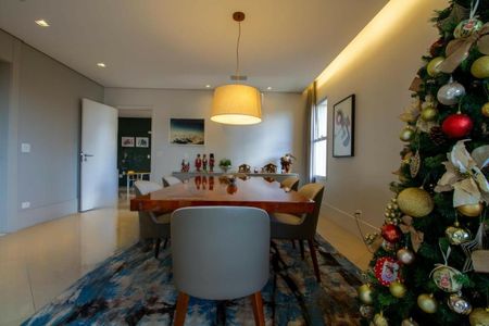 Apartamento à venda com 235m², 4 quartos e 4 vagas