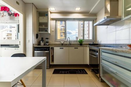 Apartamento à venda com 235m², 4 quartos e 4 vagas