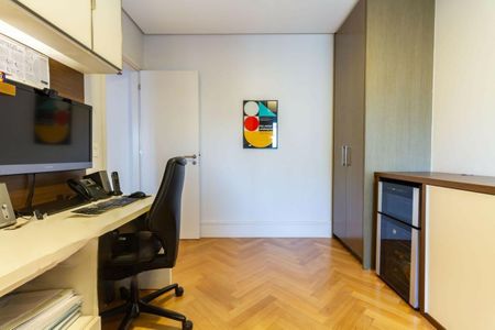 Apartamento à venda com 235m², 4 quartos e 4 vagas