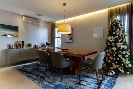 Apartamento à venda com 235m², 4 quartos e 4 vagas