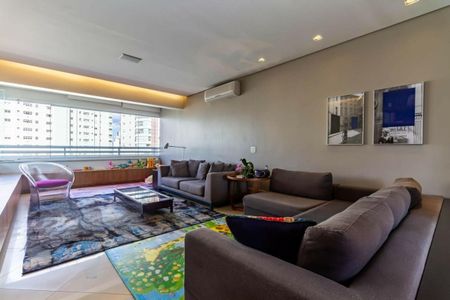 Apartamento à venda com 235m², 4 quartos e 4 vagas