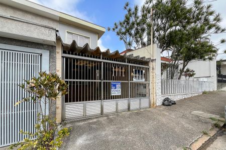 Casa à venda com 174m², 3 quartos e 2 vagasFachada + plaquinha