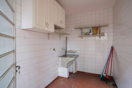 Casa à venda com 174m², 3 quartos e 2 vagasÁrea de serviço