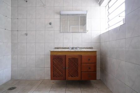 Casa à venda com 174m², 3 quartos e 2 vagasBanheiro