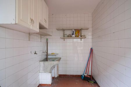 Casa à venda com 174m², 3 quartos e 2 vagasÁrea de serviço