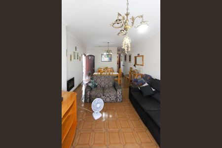 Casa à venda com 149m², 2 quartos e 2 vagas Casa à venda com 149m², 2 quartos e 2 vagasSala
