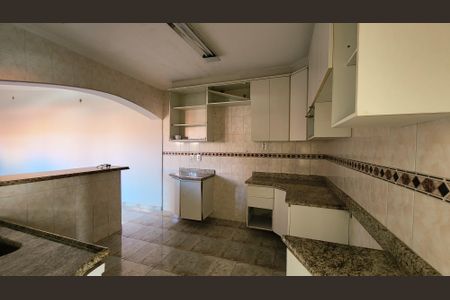 Casa à venda com 310m², 2 quartos e 1 vagaCozinha