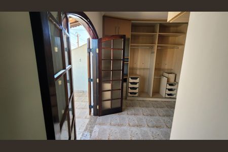 Casa à venda com 310m², 2 quartos e 1 vagaQuarto Suíte