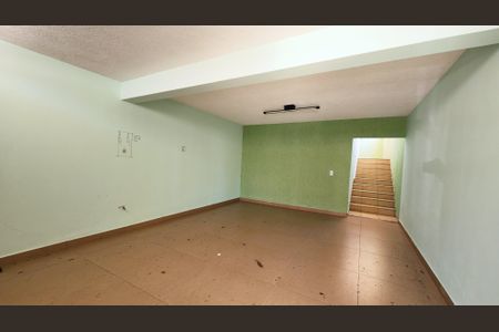 Casa à venda com 310m², 2 quartos e 1 vagaGaragem