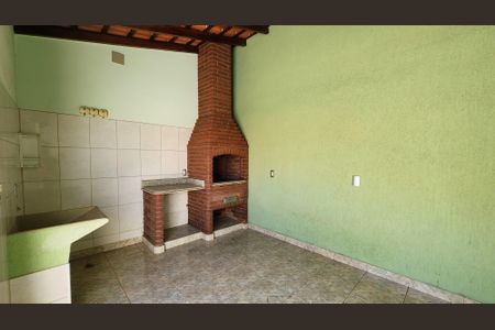 Casa à venda com 310m², 2 quartos e 1 vagaQuintal