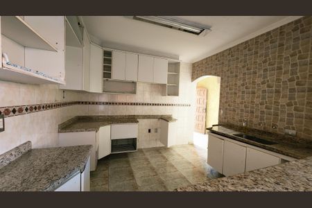 Casa à venda com 310m², 2 quartos e 1 vagaCozinha