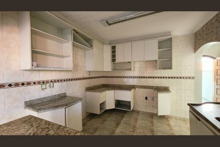 Casa à venda com 310m², 2 quartos e 1 vagaCozinha