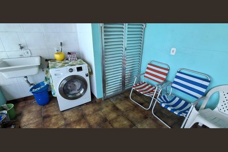 Casa à venda com 175m², 3 quartos e 2 vagas Casa à venda com 175m², 3 quartos e 2 vagasÁrea de Serviço