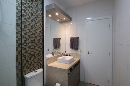 Casa à venda com 173m², 3 quartos e 2 vagasBanheiro