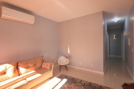 Casa à venda com 173m², 3 quartos e 2 vagasSala