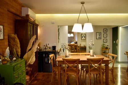 Apartamento à venda com 106m², 2 quartos e 1 vaga Apartamento à venda com 106m², 2 quartos e 1 vagaSala