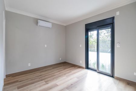 Casa de condomínio à venda com 257m², 4 quartos e 4 vagas Casa de condomínio à venda com 257m², 4 quartos e 4 vagasSuíte 1