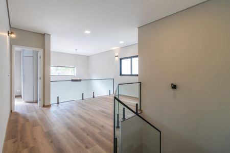 Casa de condomínio à venda com 257m², 4 quartos e 4 vagas Casa de condomínio à venda com 257m², 4 quartos e 4 vagasSala 2