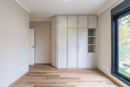 Casa de condomínio à venda com 257m², 4 quartos e 4 vagas Casa de condomínio à venda com 257m², 4 quartos e 4 vagasSuíte 3