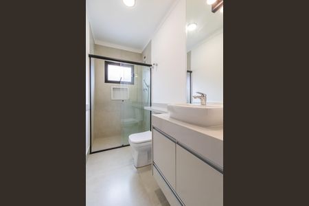 Casa de condomínio à venda com 257m², 4 quartos e 4 vagas Casa de condomínio à venda com 257m², 4 quartos e 4 vagasBanheiro da Suíte 3