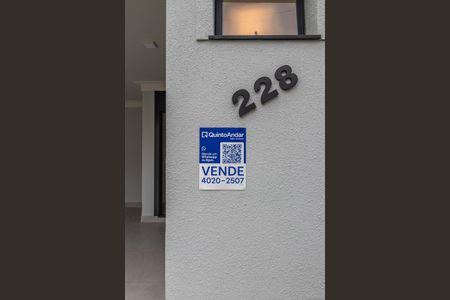 Casa de condomínio à venda com 257m², 4 quartos e 4 vagas Casa de condomínio à venda com 257m², 4 quartos e 4 vagasPlaca