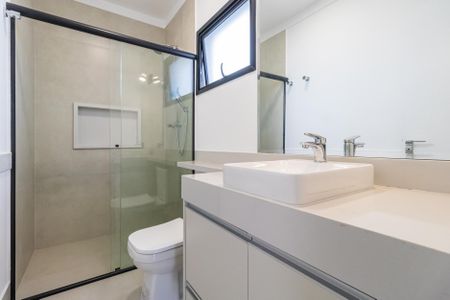 Casa de condomínio à venda com 257m², 4 quartos e 4 vagas Casa de condomínio à venda com 257m², 4 quartos e 4 vagasBanheiro da Suíte 4