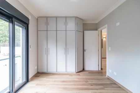 Casa de condomínio à venda com 257m², 4 quartos e 4 vagas Casa de condomínio à venda com 257m², 4 quartos e 4 vagasSuíte 1