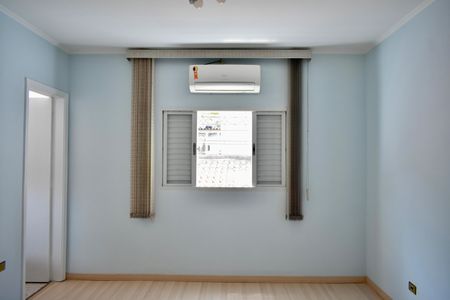 Casa à venda com 243m², 3 quartos e 3 vagas Casa à venda com 243m², 3 quartos e 3 vagasSuíte 2