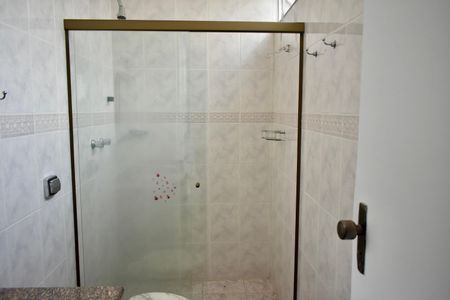 Casa à venda com 243m², 3 quartos e 3 vagas Casa à venda com 243m², 3 quartos e 3 vagasBanheiro da Suíte 2