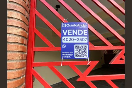 Casa à venda com 243m², 3 quartos e 3 vagas Casa à venda com 243m², 3 quartos e 3 vagasPlaca