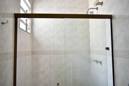 Casa à venda com 243m², 3 quartos e 3 vagas Casa à venda com 243m², 3 quartos e 3 vagasBanheiro Social