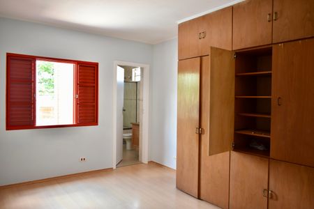 Casa à venda com 243m², 3 quartos e 3 vagas Casa à venda com 243m², 3 quartos e 3 vagasSuíte 1