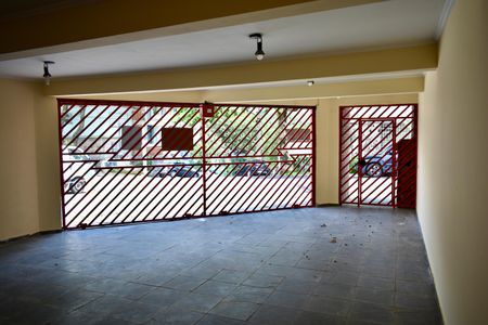 Casa à venda com 243m², 3 quartos e 3 vagas Casa à venda com 243m², 3 quartos e 3 vagasGaragem