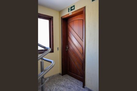 Apartamento à venda com 150m², 1 quarto e 1 vaga Apartamento à venda com 150m², 1 quarto e 1 vagaPorta do apartamento